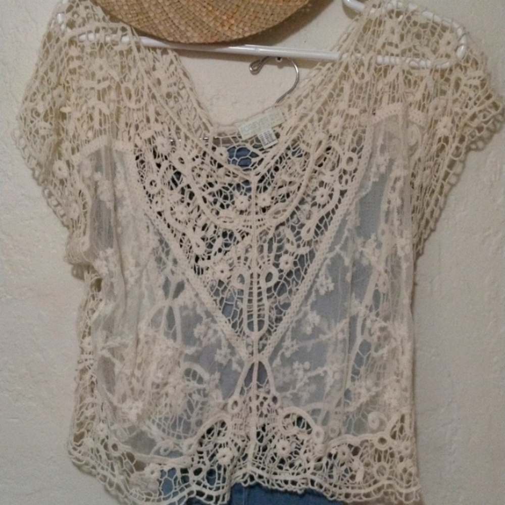 1X lace and crochet top